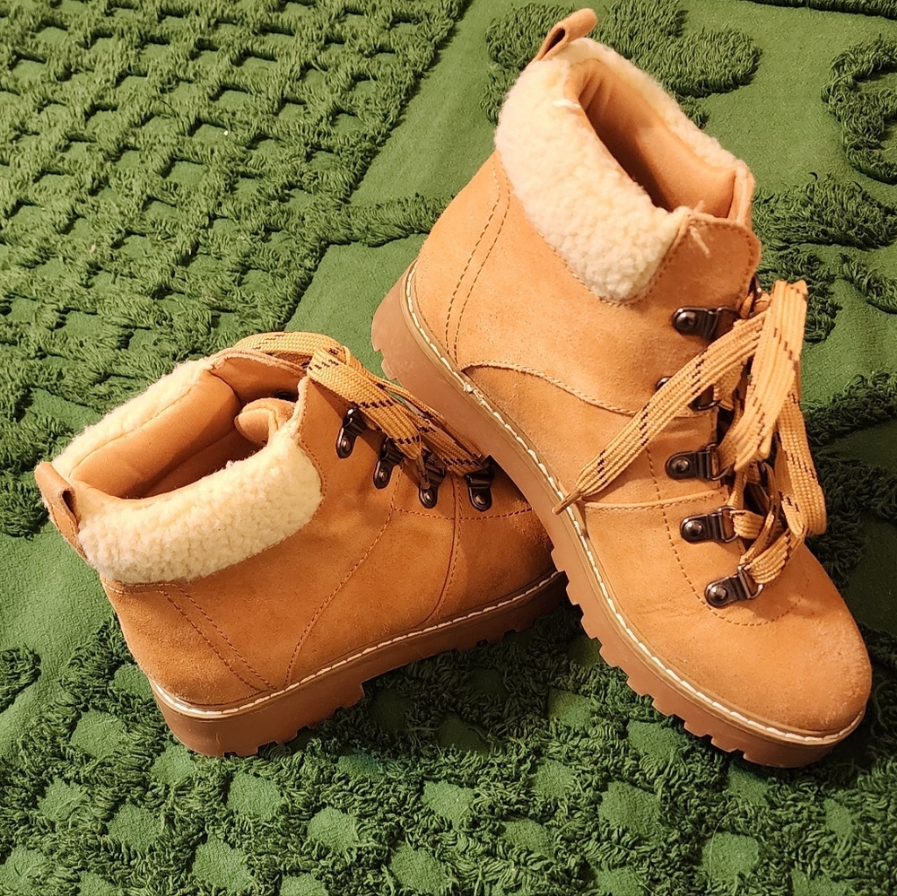 Cliffs Tan Suede Ankle Boots